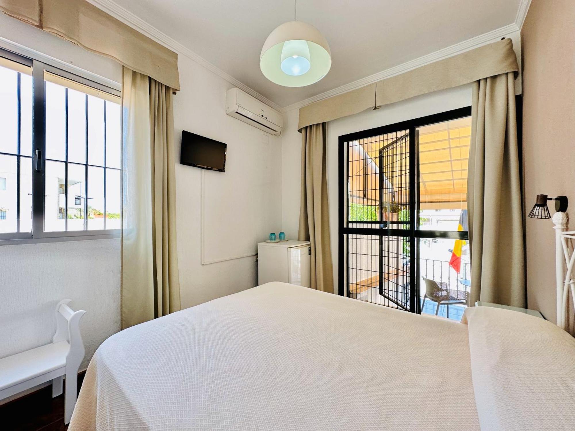 Apartamentos Turisticos Santo Rostro Chipiona Eksteriør billede